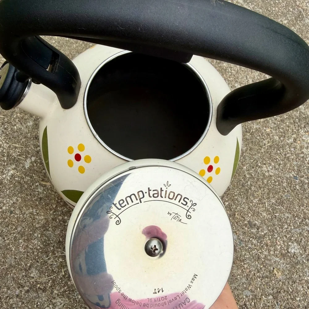 Temp-tations by Tara Old World Floral Enamel‎ Whistling Tea Kettle Cream 2qt